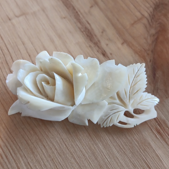 Vintage Genuine Ivory brooch - Picture 4 of 5